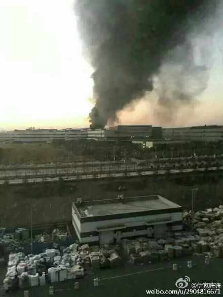 富士康郑州工厂发生火灾