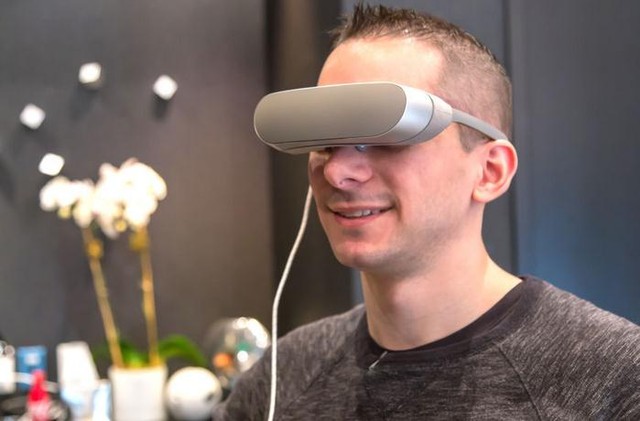 LG发布的VR眼镜（图片引自bandwidthblog）