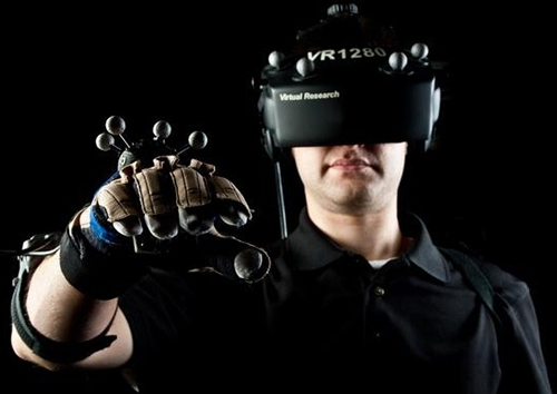 虚拟现实产业“虚火”旺 今年或陆续出台标准