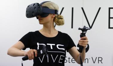  火腿肠有救：HTC Vive虚拟现实头盔销量已达10万