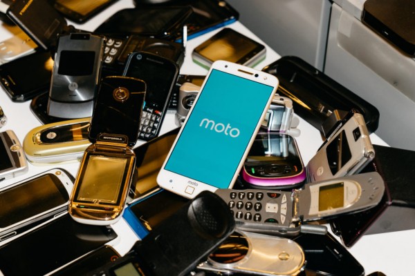 Moto Z幕后故事：联想很疯狂 用搭积木的方式造手机
