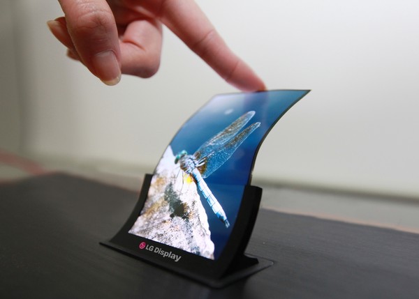 手机换代3D玻璃产业迎来风口 国产供应链崛起替代日韩
