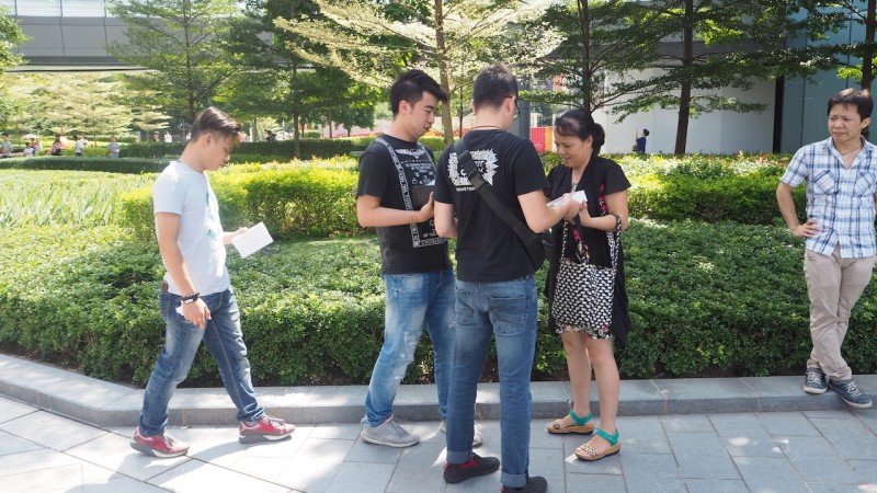 iPhone 7广州遭疯抢、黄牛生意火爆,分析师频遭打脸