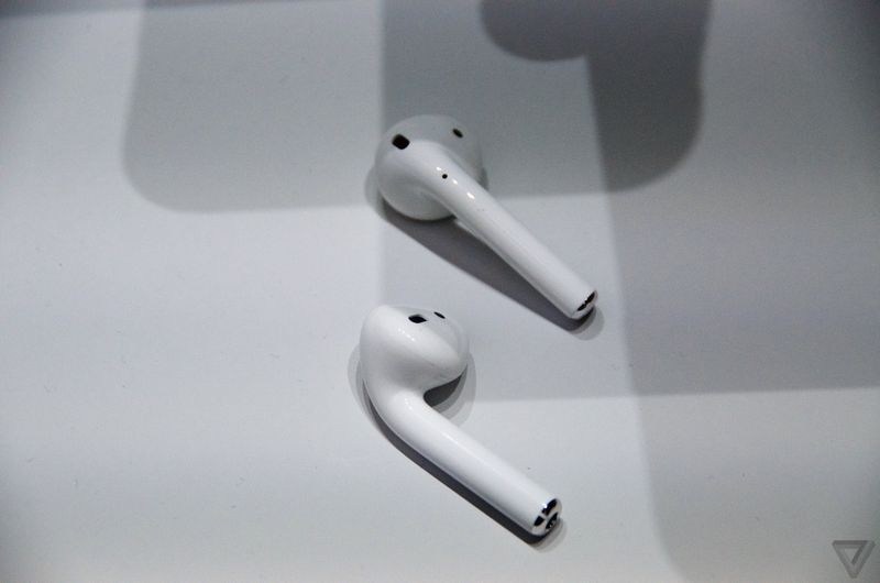 iPhone 7无线耳机AirPods辐射恐怖？真相揭秘
