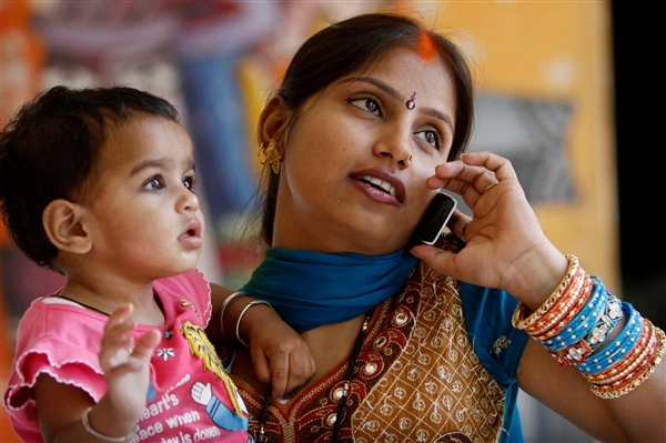 为啥印度女人基本都没手机？太危险