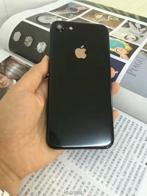 iPhone 6华强北爆改亮黑iPhone 7：成本百十块