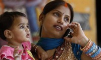 印度首富宣布推出史上最便宜4G手机：100元！