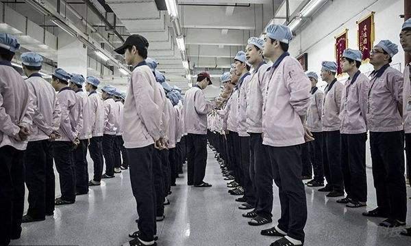 纽约毕业生卧底中国代工厂 揭秘iPhone生产工人生活