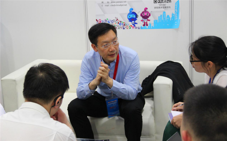 康得新携裸眼3D亮相CITE