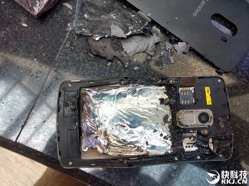 一部国产手机在印度爆炸：老外吓坏