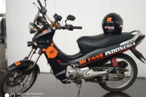 小米印尼米粉见面会：米粉骑摩托车8个小时640公里见雷军