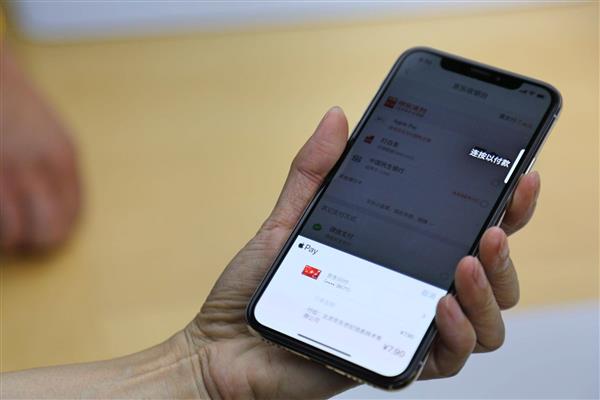 iPhone X国行版上手：瞬间接受“刘海”