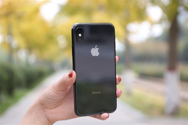iPhone X销量喜人 苹果向台积电追单 5%