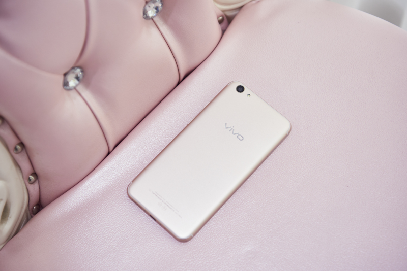 给年轻人“刷脸”新体验！vivo Y66i 强势登场