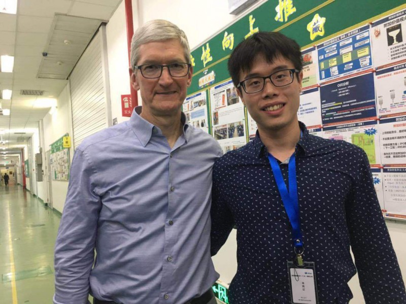 苹果CEO库克首次来广州，第一站“全副武装”看了这个车间