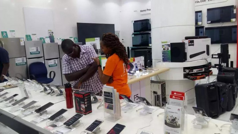 中国手机非洲淘金：山寨军团与品牌厂商的遭遇战