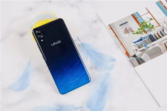 vivo X23幻彩版璀璨首发，一举夺得天猫京东销量双冠军