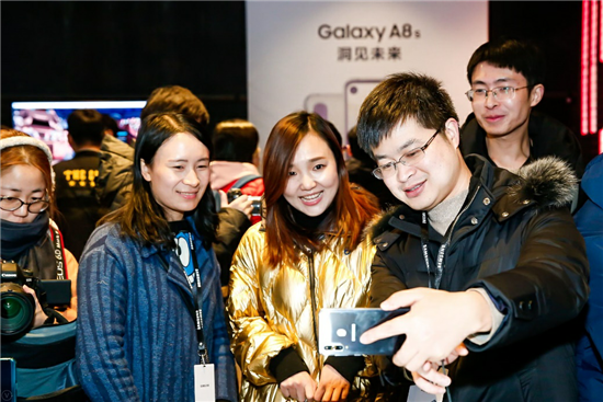 洞见未来 全屏实力 三星Galaxy A8s中国正式发布