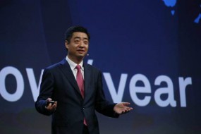 华为副董事长胡厚崑：数字世界不能再竖起“柏林墙”